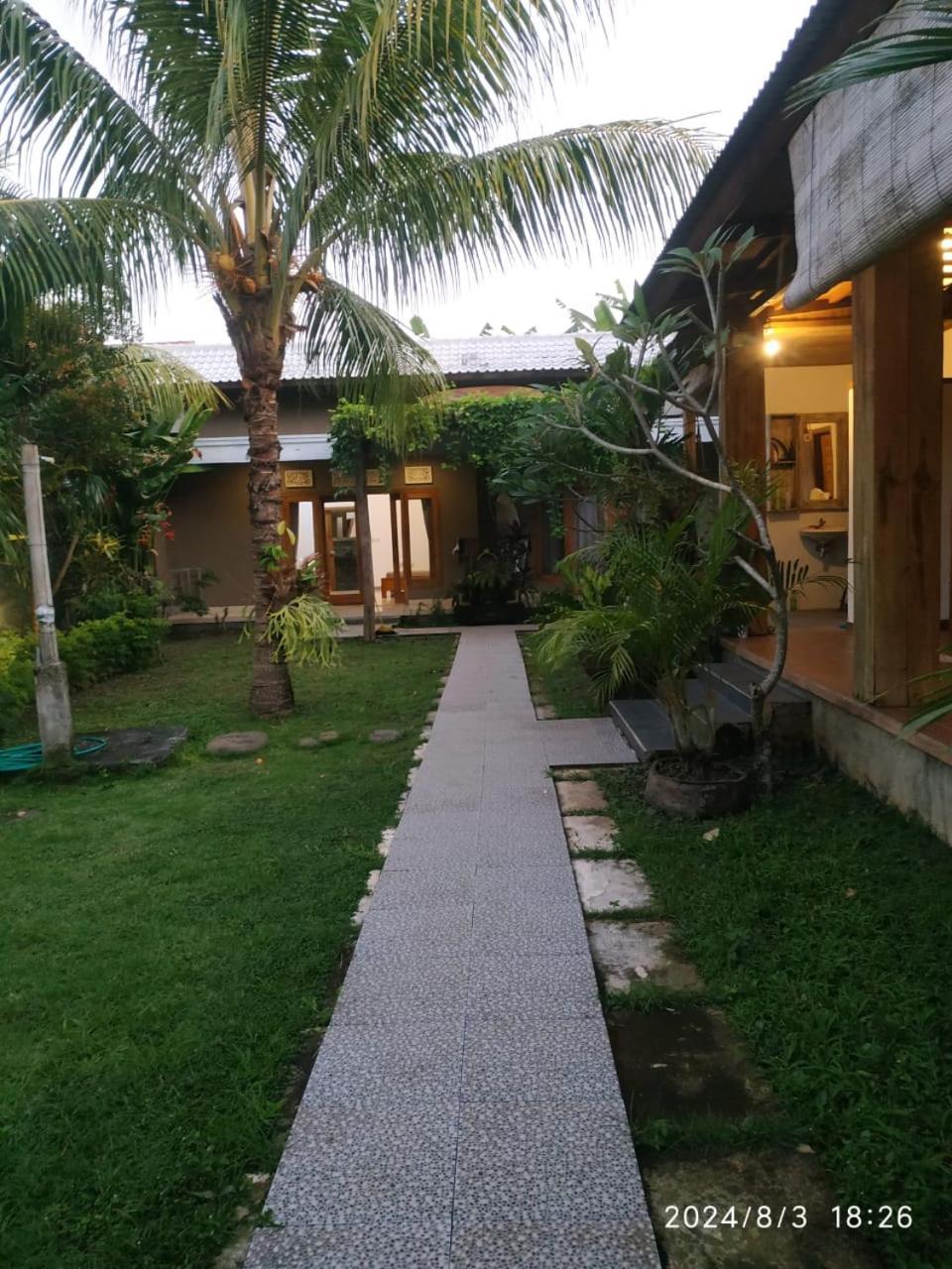 Harris Surf Villa Pulukan Kültér fotó